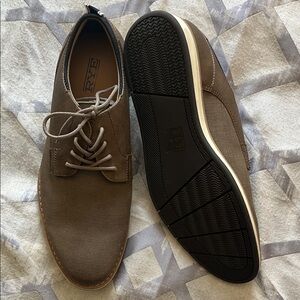 Elegant Brown Men's Oxfords by Rockport